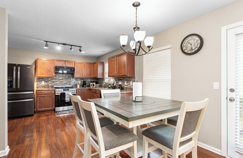 Mebane Casa | Quiet Suburban Stay w/ Parking