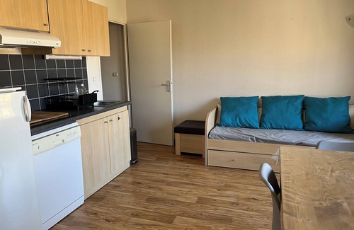 Bagneres-de-Luchon Apartamento | Quiet T3 apartment in wooded park, 10 minutes from the spa, near town center