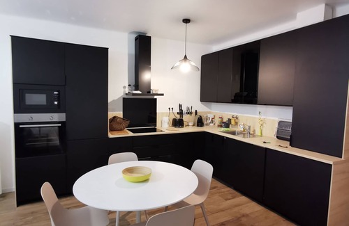 Ajaccio Apartamento | Quiet town center, sea view, private parking, 250 m from the beach