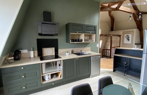 Auxerre Casa | Quiet town center, terrace and pool table, parking nearby