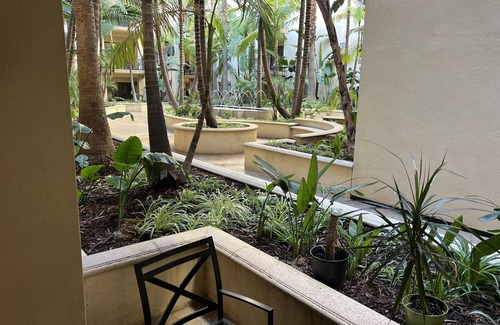 Downtown Los Angeles Apartamento | Quiet Two Bedroom Downtown LA w/ incredible amenities!