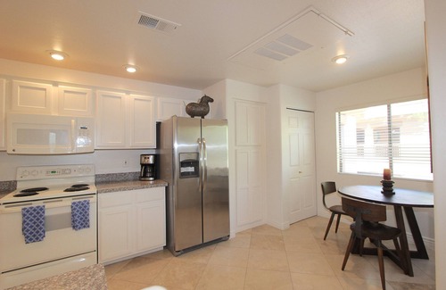 North Scottsdale Condominio | Quiet-Two Bedroom/Two Bath with No One Above