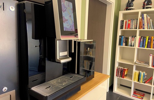 Kommerscheidt Apartamento | Apartamento tranquilo en un moderno edificio nuevo con una vista única.