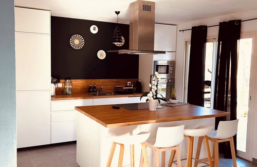 Mouries Villa | Quiet villa in charming Provence village