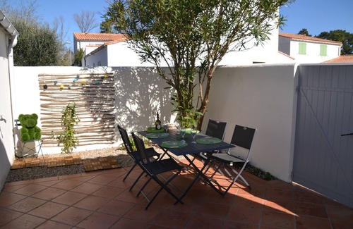 Rivedoux-Plage Villa | villa tranquila en el corazón de un bosque de pinos cerca de senderos para bicicletas