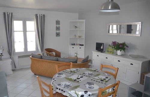 Rivedoux-Plage Villa | villa tranquila en el corazón de un bosque de pinos cerca de senderos para bicicletas