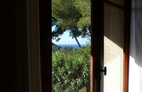 Cassis Villa | Villa calma, rodeada de naturaleza con impresionantes vistas.