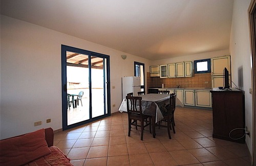 Monte Petrosu Casa | VILLA TRANQUILA CON VERANDA Y PISCINA A 2 PASOS DEL MAR