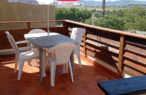 Vinon-sur-Verdon Casa | Quiet Village House With Large Terrace Close to the Verdon Gorges