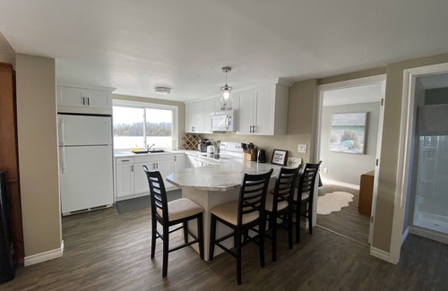 Chatsworth Cabaña | Quiet Waterfront Retreat on Connell's Lake