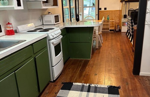 Penhook Cabaña | Quiet, waterfront cottage - come relax and enjoy the lake