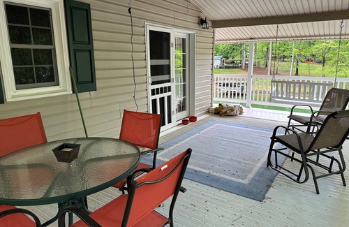 Penhook Cabaña | Quiet, waterfront cottage - come relax and enjoy the lake