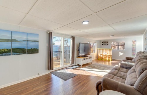 Edgemont Casa | Quiet Waterfront Getaway with Furnished Deck and Grill