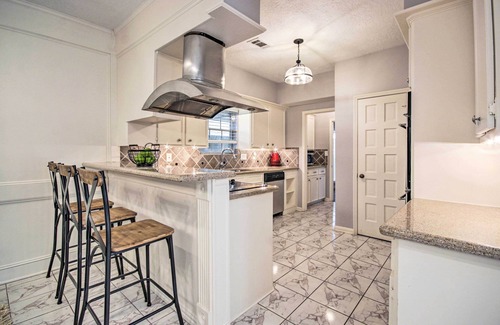 Memorial Casa | Quiet West Houston Home w/ Patio, Walk to Shops!