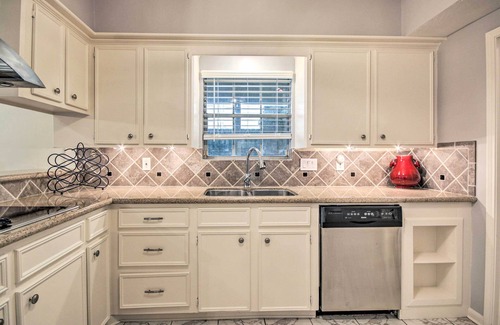 Memorial Casa | Quiet West Houston Home w/ Patio, Walk to Shops!