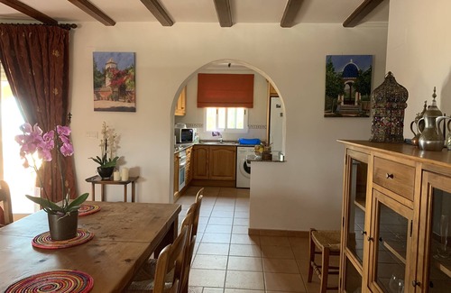 La Font d'en Carros Villa | Villa tranquila con vistas panorámicas, piscina privada y wifi gratuito.