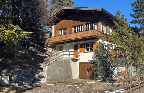 Adelboden Apartamento | Quietly situated holiday home with marvelous mountain views