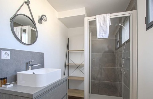 Sainte-Therese-Demi-Lune Casa | House