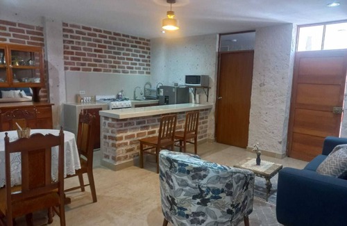 Arequipa Apartamento | Quinta Alpaca, casona de sillar, a 5 minutos de la plaza de Yanahuara.