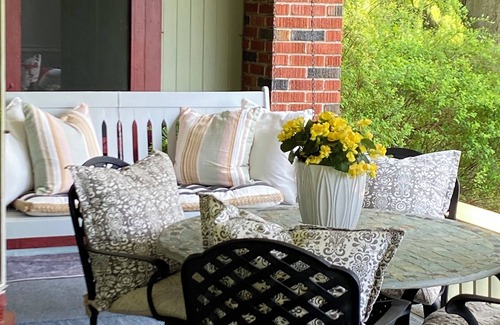 Bayfield Cabaña | Quintessential summer home, water views, close to beach, walk to Main Street