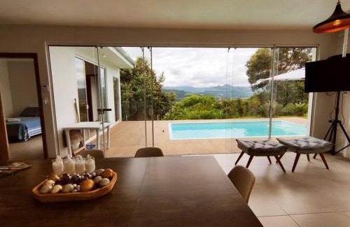 Encantado Casa | Quiosque com piscina e vista