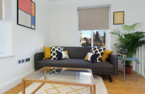 Edgware Cabaña | Quirky 3 Bedroom 2 Bathroom Cottage with parking- Edgeware