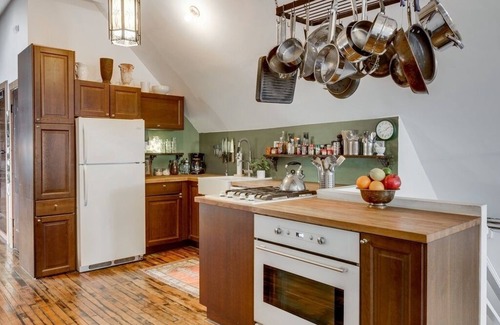 Bucktown Apartamento | Quirky Bucktown Chicago Apartment w/ parking NO PARTIES
