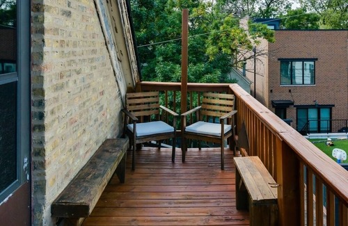 Bucktown Apartamento | Quirky Bucktown Chicago Apartment w/ parking NO PARTIES