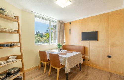 Brisbane Central Business District Apartamento | Quirky CBD Studio with Pool Sauna and Balcony