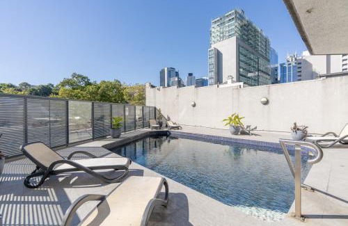 Brisbane Central Business District Apartamento | Quirky CBD Studio with Pool Sauna and Balcony