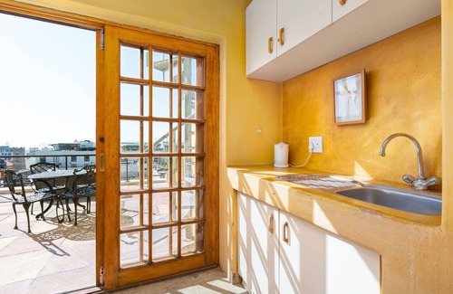 Cape Town City Centre Apartamento | Quirky De Waterkant Villa | Rooftop Deck | Wifi