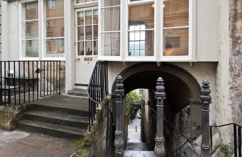Bath Casa | Peculiar casa georgiana en el corazón de la vieja bañera (capacidad para 10)