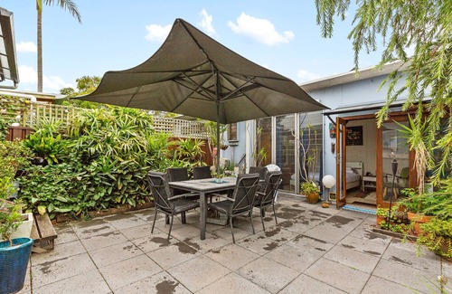 Marrickville Casa | Quirky Marrickville 1-Bed with Courtyard by Shops