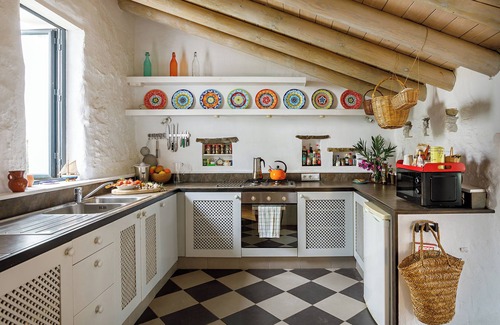 Sanlucar de Guadiana Casa | Quirky spacious village house with plunge pool and outdoor cinema
