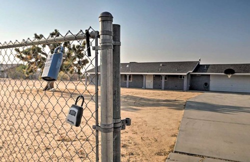 Apple Valley Otro | Quite Beautiful Shabby Chic 3/3 Bedrooms home.