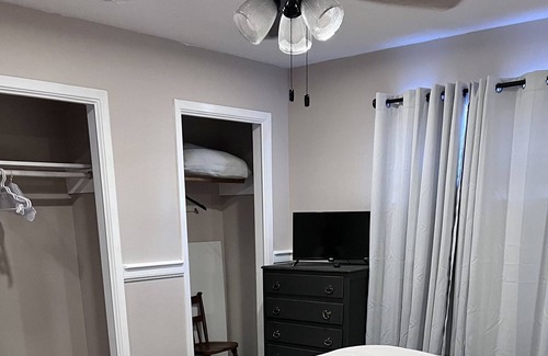 Montgomery Cabaña | Quite Cottage located 5 minutes from Lake Conroe