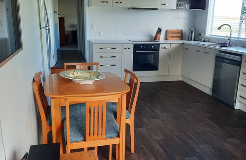 Waiuku Apartamento | Quite country garden retreat with modern facilities close to Waiuku town.