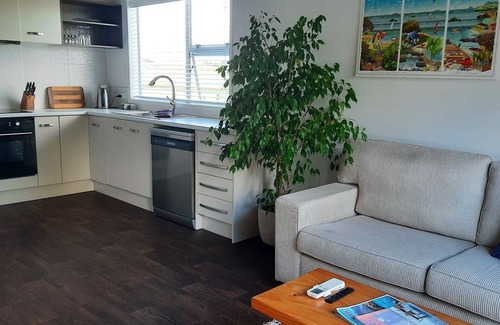 Waiuku Apartamento | Quite country garden retreat with modern facilities close to Waiuku town.
