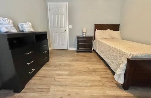 Walthourville Casa | Quite Oasis,3bd 2bth w/ Outdoor seating & Fire Pit