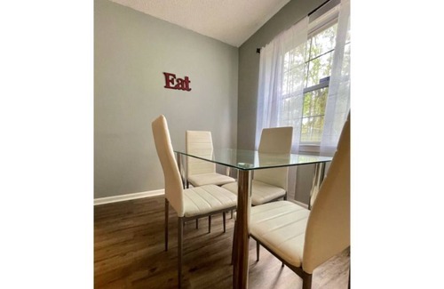 Walthourville Casa | Quite Oasis,3bd 2bth w/ Outdoor seating & Fire Pit