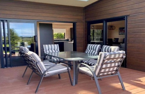 Tararua Forest Park Casa | Quite Private close to cafes beach river