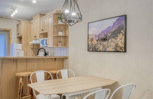 Harvie Heights Casa | Quite Townhome w/2BR&2BATH- Rocky Mtn Getaway