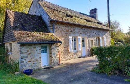 Champagne Casa | "Rêves de Gamins", Chambre de droite, 4 couchages dans gîte de campagne "La Camusière", proche du Pôle Européen et du circuit des 24h