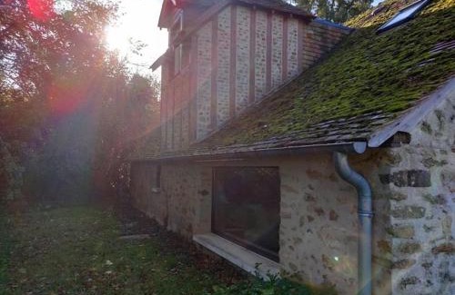 Champagne Casa | "Rêves de Gamins", Chambre de droite, 4 couchages dans gîte de campagne "La Camusière", proche du Pôle Européen et du circuit des 24h