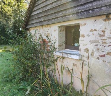 Champagne Casa | "Rêves de Gamins" Chambre de gauche, 4 couchages dans gîte de campagne "La Camusière", proche du Pôle Européen et du circuit des 24h