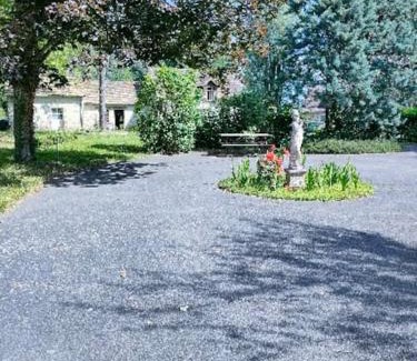 Champagne Casa | "Rêves de Gamins", Gîte de campagne "La Camusière" proche du pôle Européen et 24h