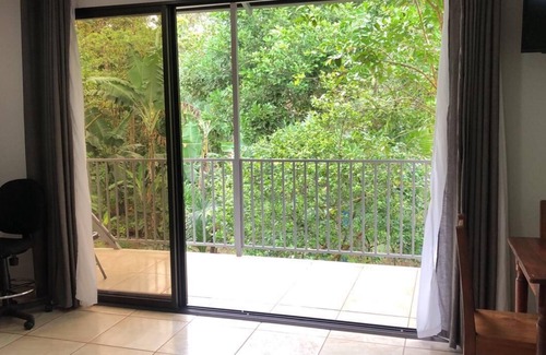 Katira Apartamento | Río Celeste Katira, Habitación privada con vista a Zonas Verdes