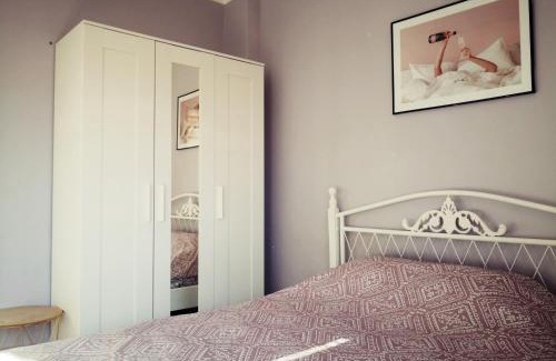 Klodzko Miasto Apartamento | Różowe sny