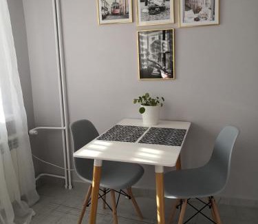 Klodzko Miasto Apartamento | Różowe sny