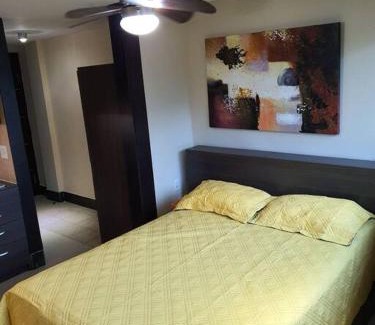 El Cangrejo Apartamento | R.1114 Estudio ejecutivo privado, con cocina y baño.